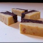 Turrón de dos chocolates y almedras