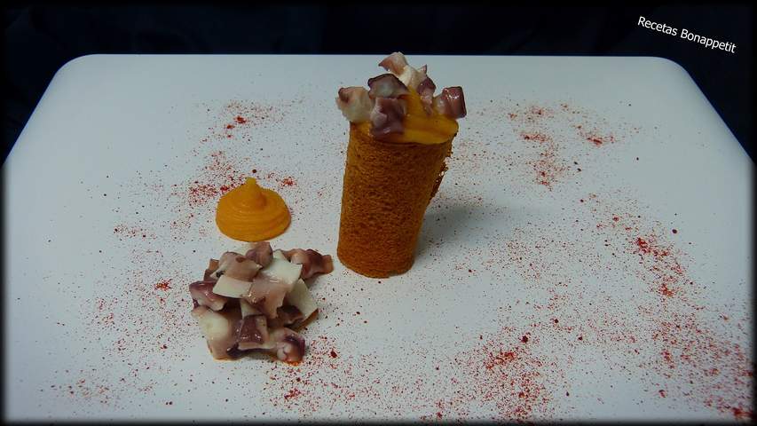 Pulpo con puré de patata y pimentón