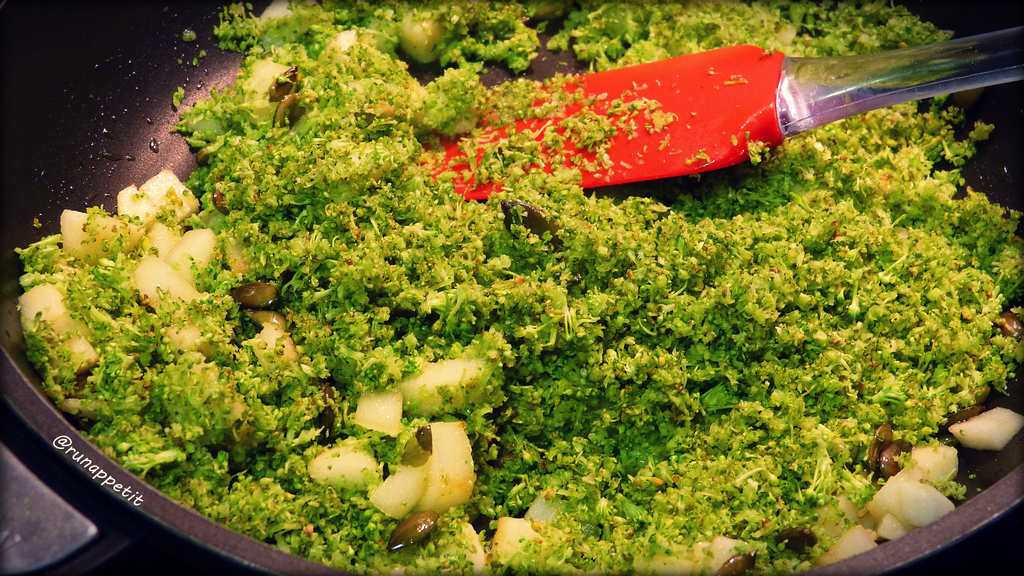 COUS COUS DE BRÓCOLI Y POLLO MARINADO. Recetas Bonappetit